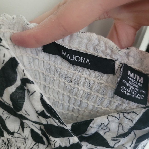 Women's Lightweight Dress - Picture 3 of 6